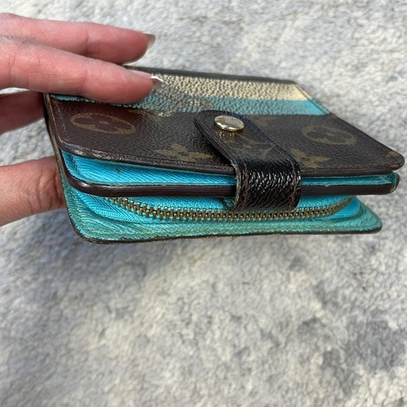 Louis Vuitton Limited Edition Groom Compact Snap Zip Wallet Bellboy Monogram - Picture 8 of 17